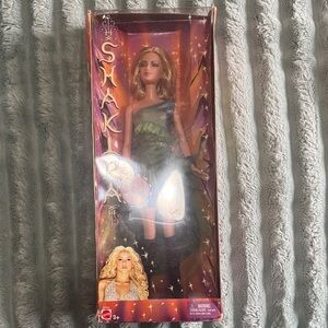 Shakira Doll in Green Dress